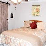 Downtown Atlanta Getaway With Rental Car Option!