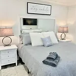 Downtown! 24H Concierge! Private Balcony! Highrise Views