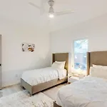 Modern Luxury In The City At Havilah Estates