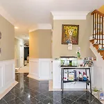 City Chic Private Room & Bath