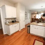 Mbz Stadium*Modern House*King Bed*Wi-Fi*Smart Tv