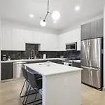 West Midtown Penthouse 2 Bdrm