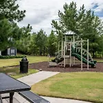 Luxury Style Unit 8 Min To The Atlanta Airport.