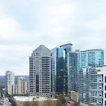 Luxury Midtown Condo Best Skykine View