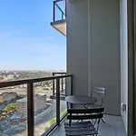 Midtown Luxury Apartment