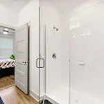 New!!! Walk To The Braves Stadium 2 Bedroom Suite