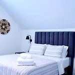 The Monopoly House - Your Ideal Retreat In The Heart Of Atlanta