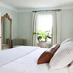 The Monopoly House - Your Ideal Retreat In The Heart Of Atlanta