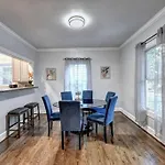 Centrally Located Lux Home - Sleeps 14