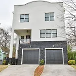 Modern Rooftop Home In Midtown