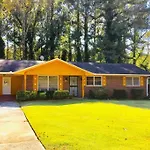 9 Mins Tyler Perry Studios, Downtown & Atl Airport