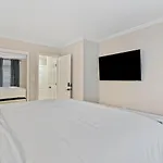 Rm2 - 1Bdr 1Bath Cozy Ensuite Shared Condo