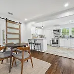 New! Modern Boho W/ 5Bd/2Br Sleeps 10