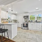 New! Modern Boho W/ 5Bd/2Br Sleeps 10