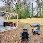 Modern Atlanta Retreat Private Hot Tub And Yard!
