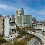 21Floor-Renovated 2Br,1Bath King And Queen Bed And Parking