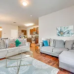 Spacious Atlanta Home With Yard And Charcoal Grill!