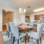 Spacious Atlanta Home With Yard And Charcoal Grill!