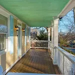 Amazing Location Spacious House