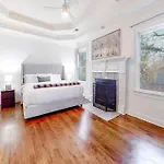 Amazing Location Spacious House