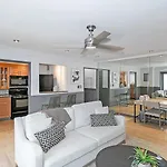 Downtown 1 Bedroom High Rise Condo With Balcony