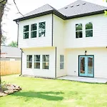 Brand New: Urban Oasis 5 Min From Mercedes Benz