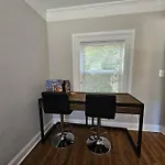 Gorgeous 2Br Home With Private Backyard