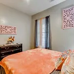 Chic Atlanta Home Close To Downtown And Stadiums