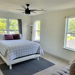 Westside Charmer - 10 Min From Downtown