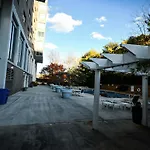 Perfect Dtwn 2 Bed Condo With Cali King Bed And Gym