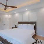 West Midtown 2 2 - Top Floor Private Parking