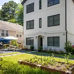 West Midtown 2 2 - Top Floor Private Parking