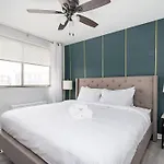 Renovated 2 Bedroom Condo Free Parking Lm1405