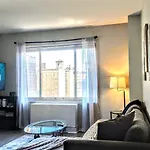Corner Suite Overlooking Fox, Walkable, Park Free