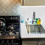 Corner Suite Overlooking Fox, Walkable, Park Free
