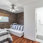 Beltline Beauty Mins To Benz Stadium, Game Room