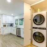 Charming Chamblee Home With Fireplace Near Hospitals