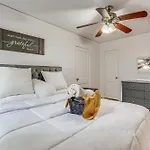 Atlanta Area Vacation Rental Less Than 4 Mi To Airport!