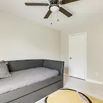 Atlanta Home About Half Mi To Mercedes-Benz Stadium!