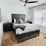 Modern Downtown Atl Retreat