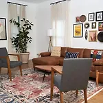 Spacious Retreat Near Downtown, Atl