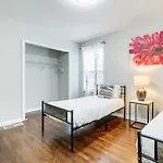 Pet-Friendly Home With Hot Tub In Atlanta!
