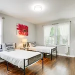 Pet-Friendly Home With Hot Tub In Atlanta!