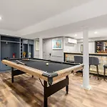 Exclusive Haven With Pool & Bar