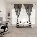 Luxury -2Br- Buckhead Retreat - Free Parking