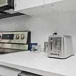 Luxury 1B1B With Balcony Downtown 542Blvd