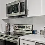 Luxury 1B1B With Balcony Downtown 542Blvd