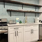 City View Newly Renovated 5 Beds With Free Parking Lm406
