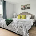 City View Newly Renovated 5 Beds With Free Parking Lm406