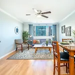 Downtown Stunning City View Onsite Parking Lm1102